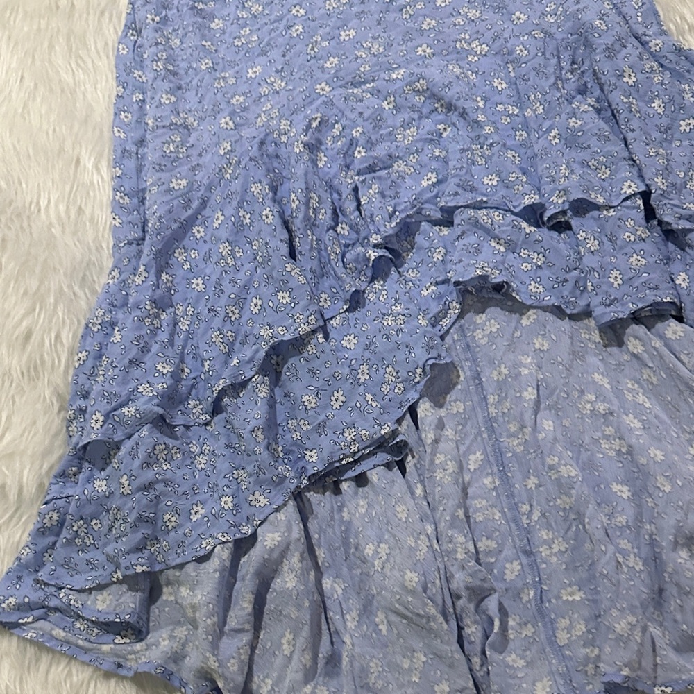 Chic Floral High-Low Skirt in Light Blue - Picture 4 of 8